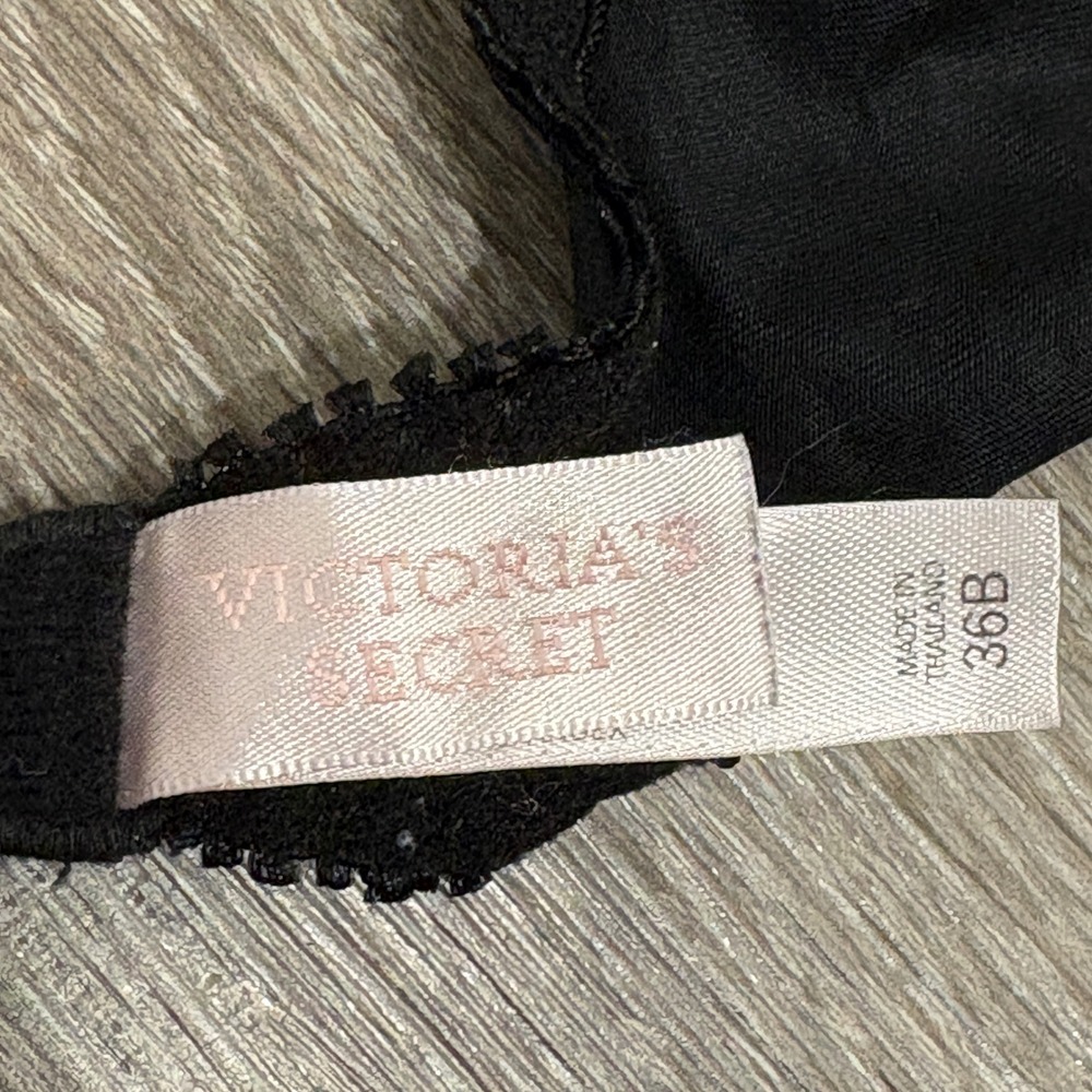 VTG 00s Victoria's Secret Black Velvet Embroidered Lace Demi Underwire Bra 36 - Picture 10 of 11